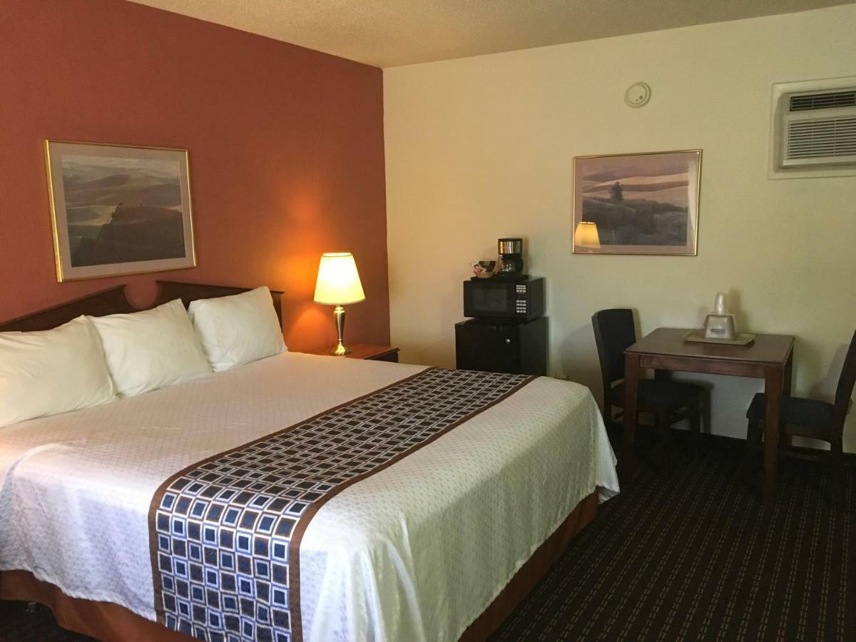 Budget Inn Lafonda Motel Liberal Bagian luar foto